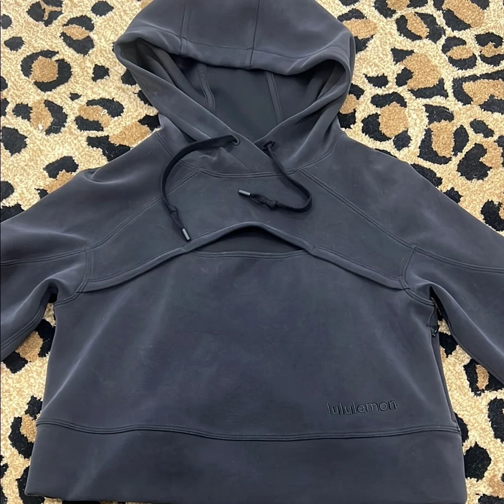Black crop hoodie - Picture 3 of 6